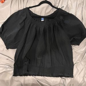 Brand new w/o tags puffy-sleeved embroidered top. Size 3X from Old Navy.